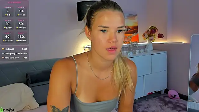 CherryLexi_ Show in webcam