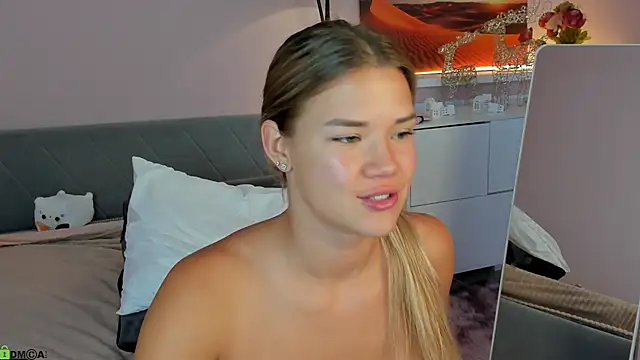 CherryLexi_ Show in webcam