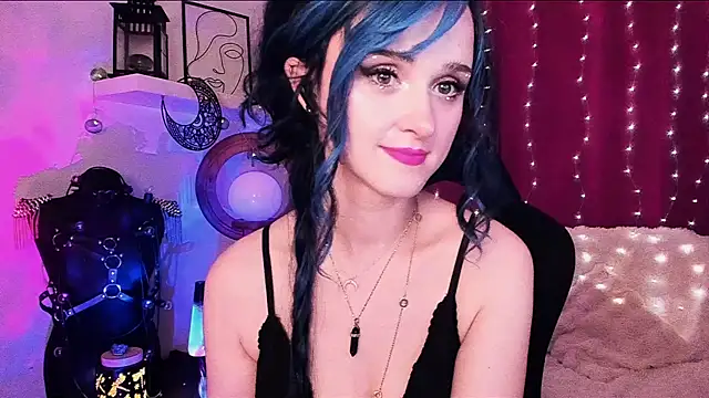 Pokazy przed kamerką – MistressJolie