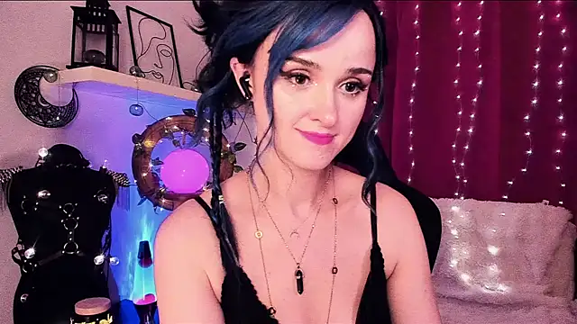 Pokazy przed kamerką – MistressJolie