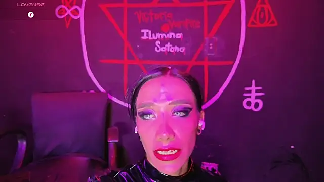 Pokazy przed kamerką – Victoriavampire666