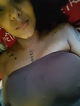 Kandeefooxxx Show in webcam
