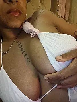 Show de Kandeefooxxx na webcam