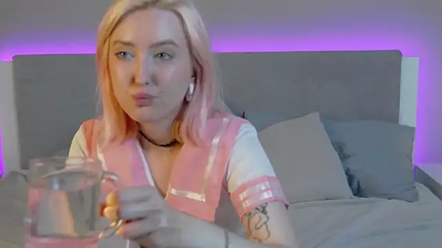 MarianeSun Pertunjukan Webcam