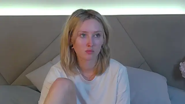 MarianeSun's Live XXX Chat