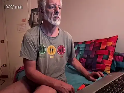 PierPesaroX's Live XXX Chat