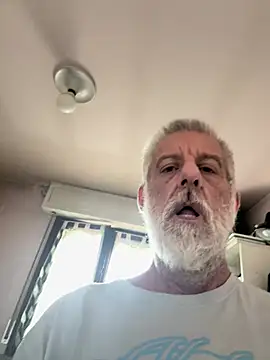 הופעת וובקאם של PierPesaroX