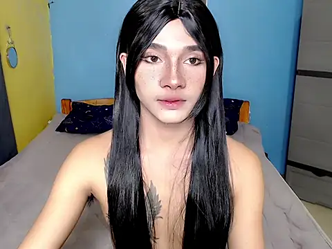 Petite_HugeCock Show in webcam