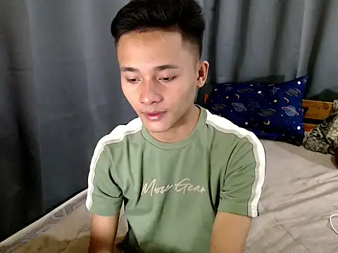 Petite_HugeCock Pertunjukan Webcam