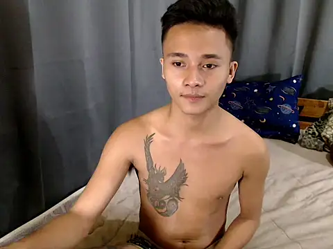 Petite_HugeCock Pertunjukan Webcam