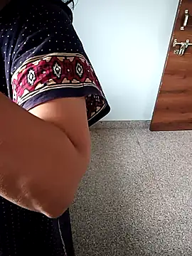 הופעת וובקאם של angel_ridhi