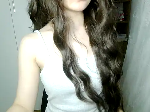 Chat soba uživo modela _Shizukaa_