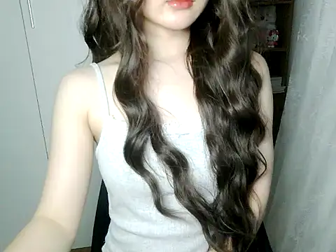 _Shizukaa_ Adlı Modelin Canlı Sohbet Odası