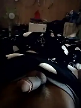 EMERKITHO_20_R Webcam show