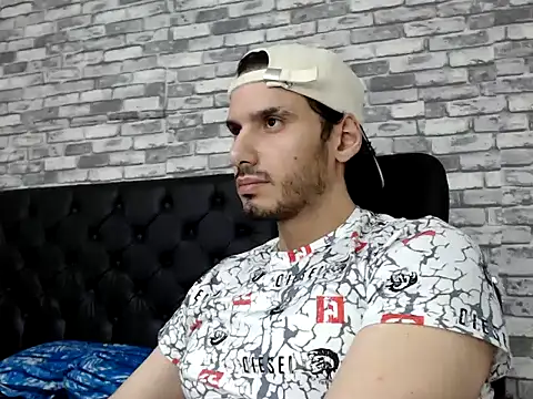 MrTyler667 – webcam-show