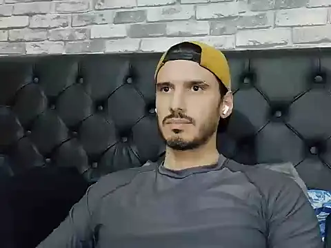 Show modela MrTyler667 na web-kameri