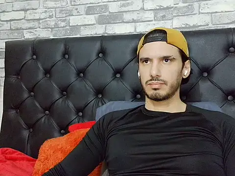 MrTyler667: διαδικτυακό σόου στην κάμερα