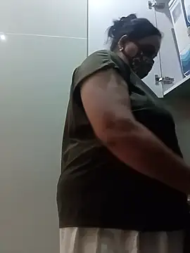 Urvashi_Love webcam show