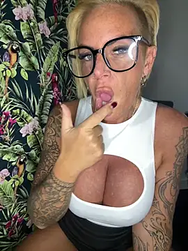Webkamerová show Big-Tits696969