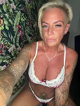 Big-Tits696969 – Live XXX-chat