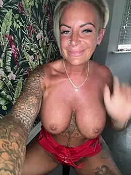 Big-Tits696969 Webcam-Show
