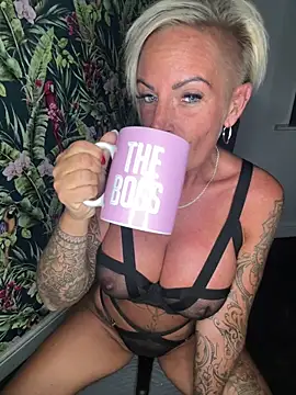 Big-Tits696969: вебкам-шоу