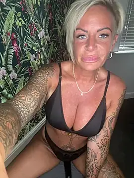 Chat XXX en directo de Big-Tits696969