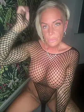 Big-Tits696969 Chat XXX in diretta