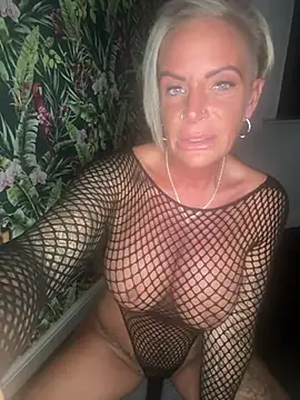 Big-Tits696969 Pertunjukan Webcam