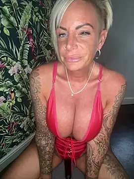 Big-Tits696969 Webcamshow