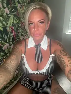 Big-Tits696969 Webcamshow