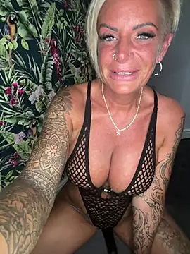 Chatroom XXX en direct de Big-Tits696969