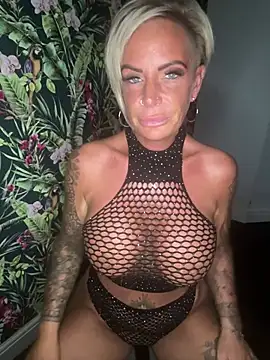 Big-Tits696969 webcam show