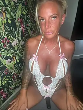 Онлайн чат XXX Big-Tits696969