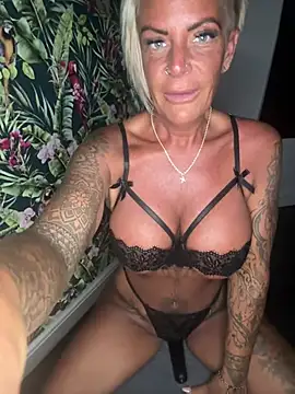 Big-Tits696969 웹캠 쇼