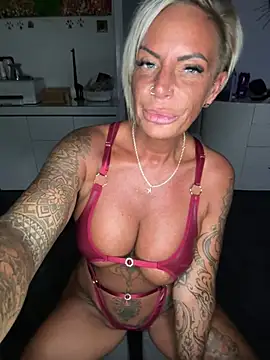 Big-Tits696969: онлайн-чат
