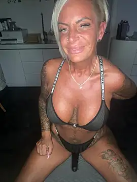 Big-Tits696969 Live XXX-chat