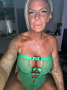 Big-Tits696969 webcam show