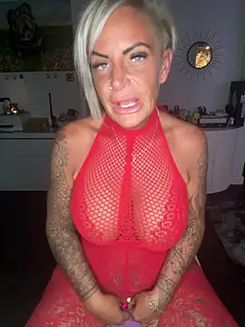 Big-Tits696969 Show in webcam