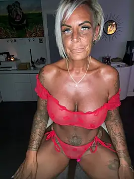 Big-Tits696969 Adlı Modelin Web Kamerası Şovu