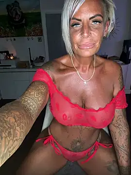 Big-Tits696969 Webcam Show