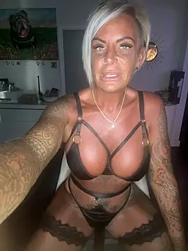 Big-Tits696969 Adlı Modelin Web Kamerası Şovu