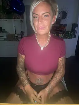 แชท XXX สดของ Big-Tits696969