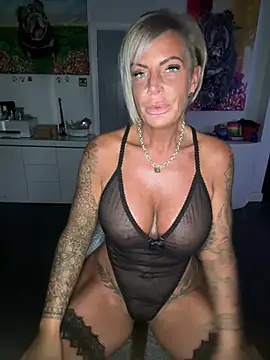 โชว์เว็บแคมของ Big-Tits696969