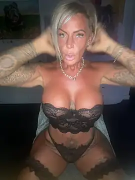 Chatroom XXX en direct de Big-Tits696969