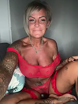 Big-Tits696969 Webcam Show
