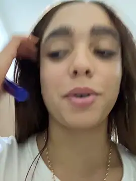 Chat +18 de hottiee_melannie ao vivo