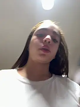 צ'אט XXX בשידור חי של hottiee_melannie