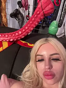 Pokazy przed kamerką – Steffi_Snowbunny