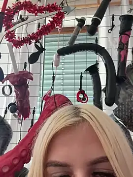 Steffi_Snowbunny webkamerás műsora